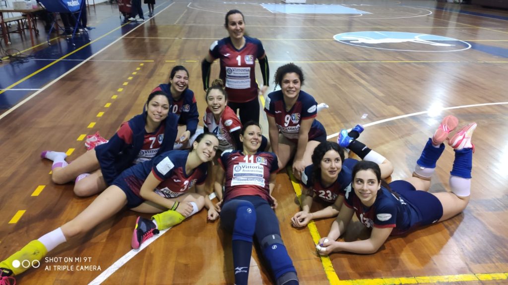 Le nostre ragazze sugli scudi: Il CUS Catania Volley vince con qualità e orgoglio, nella canoa successo di Rebecca Puleo